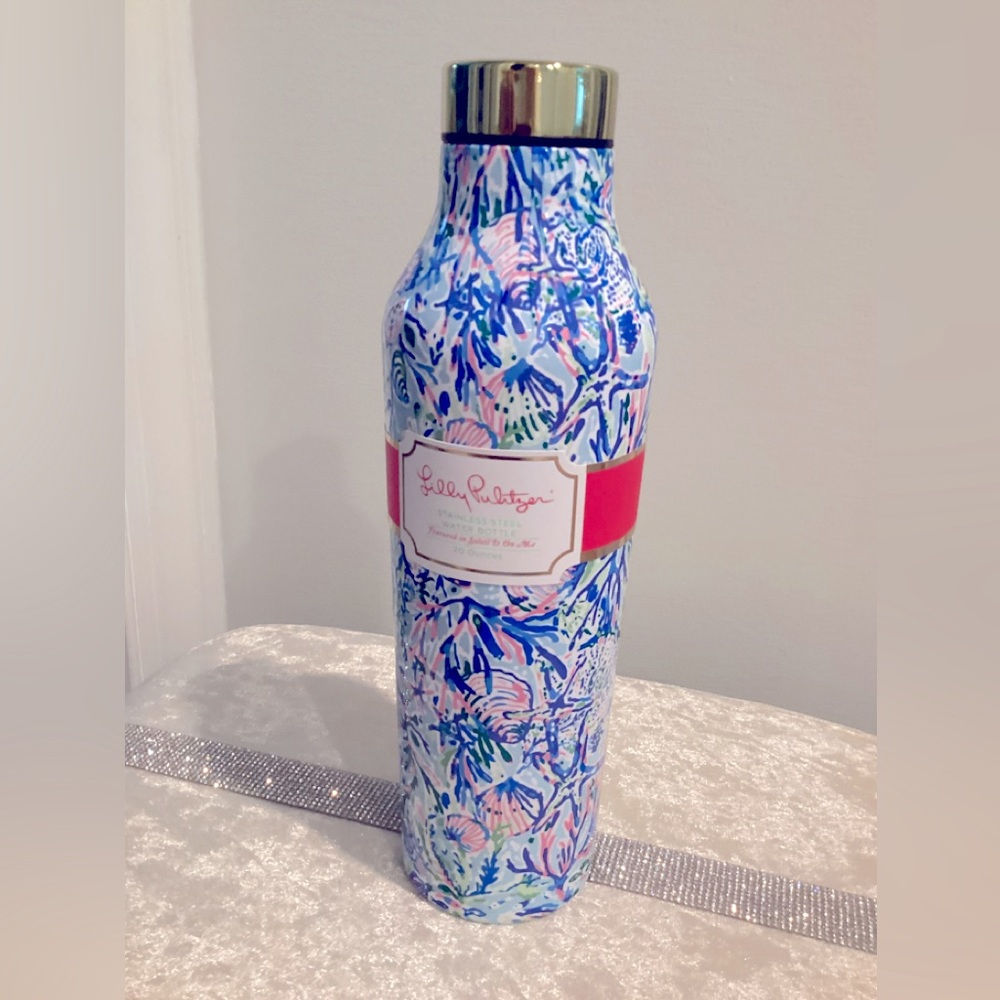 Pretty Lilly Pulitzer new water bottle